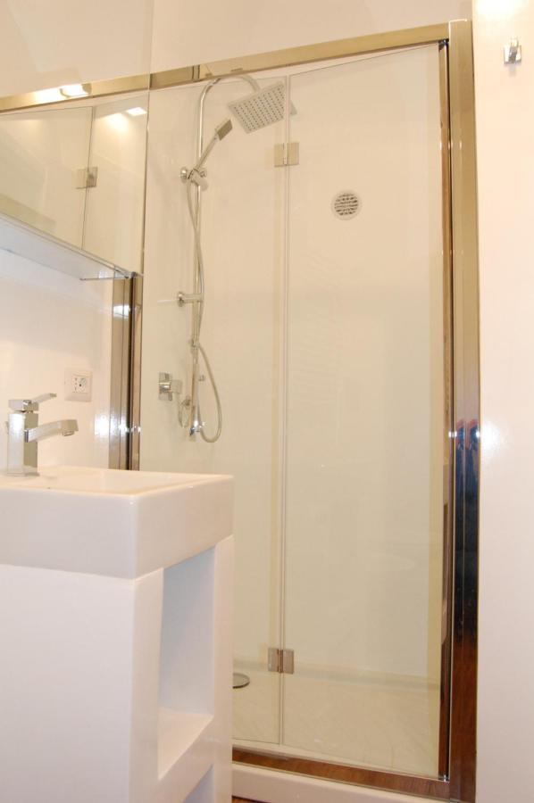 Central Suite Apartment 바리 외부 사진