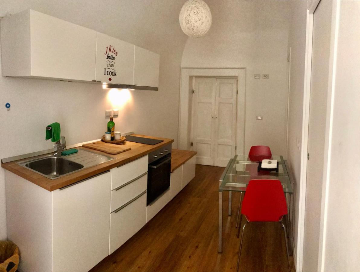 Central Suite Apartment 바리 외부 사진